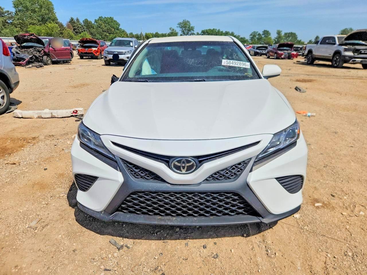 2018 Toyota Camry Se - Фото 5