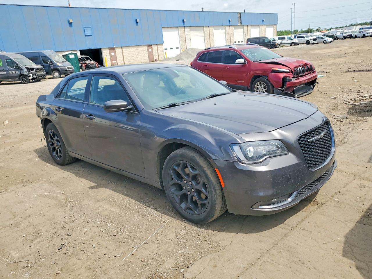 2019 Chrysler 300 S - Image 4