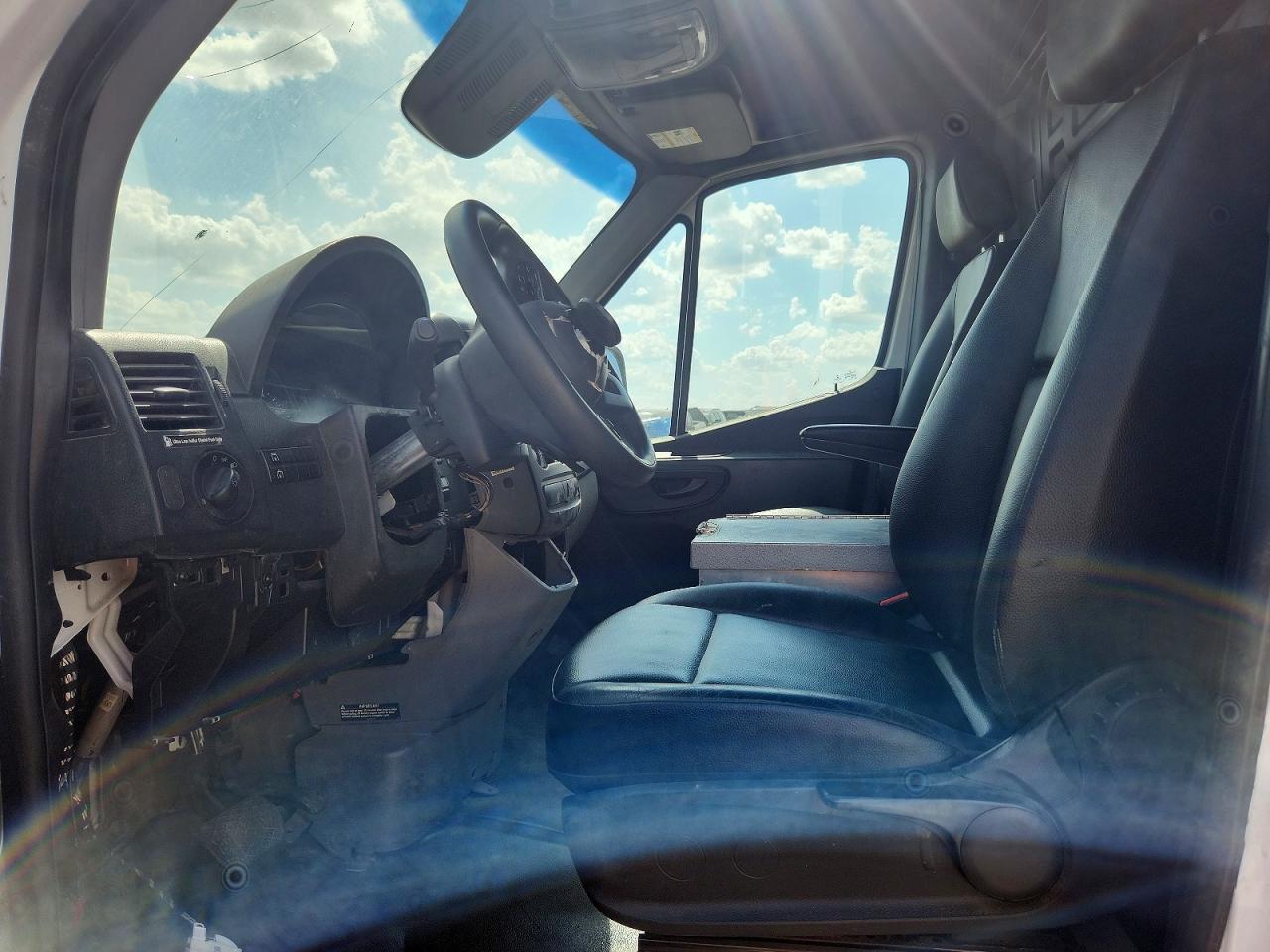2022 Mercedes-Benz Sprinter 2500 Delivery Van - Image 7