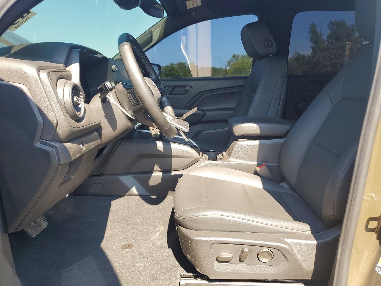 2025 Chevrolet Colorado Trail Boss - Image 7