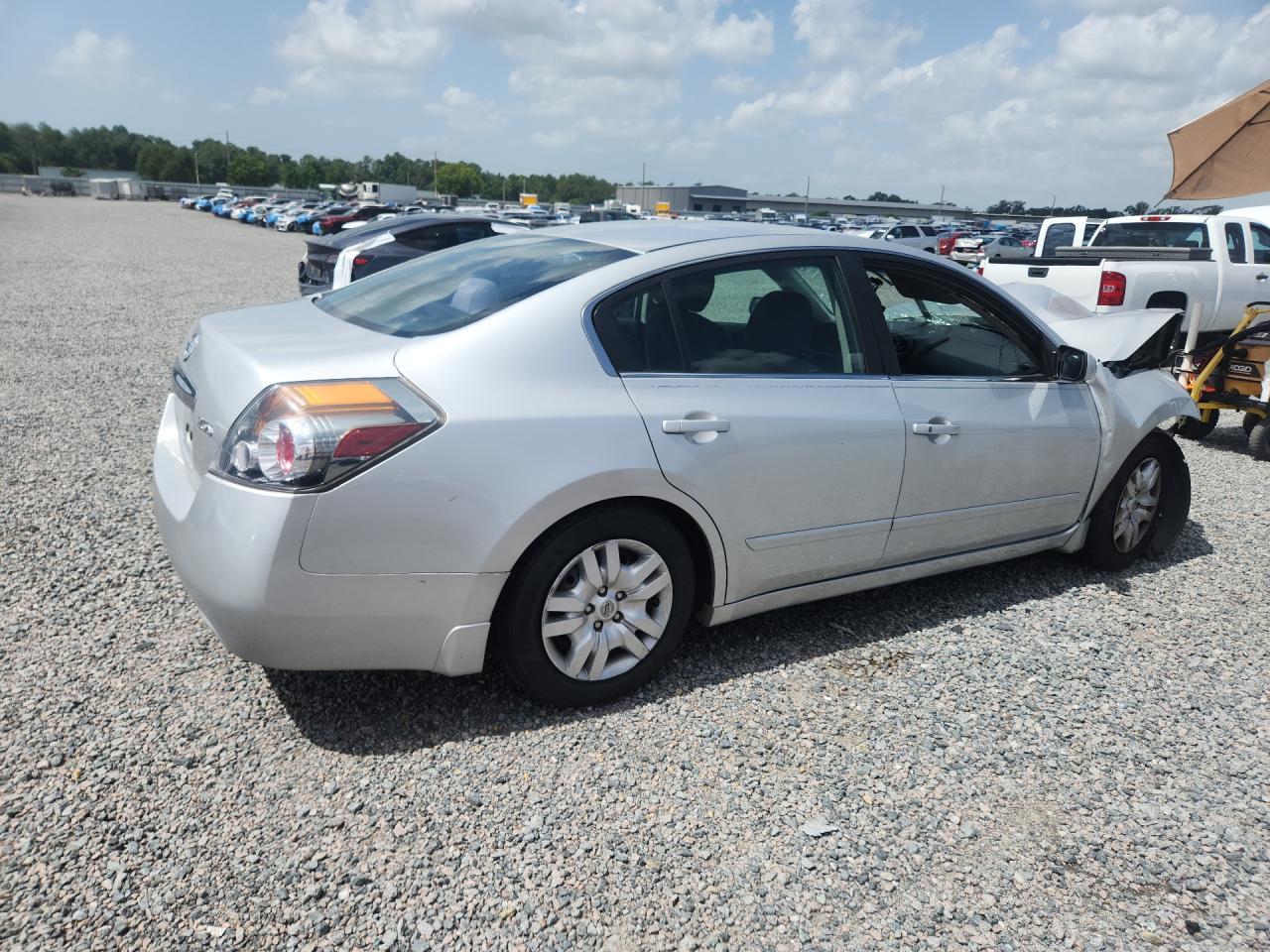 2012 Nissan Altima 2.5 - Image 3