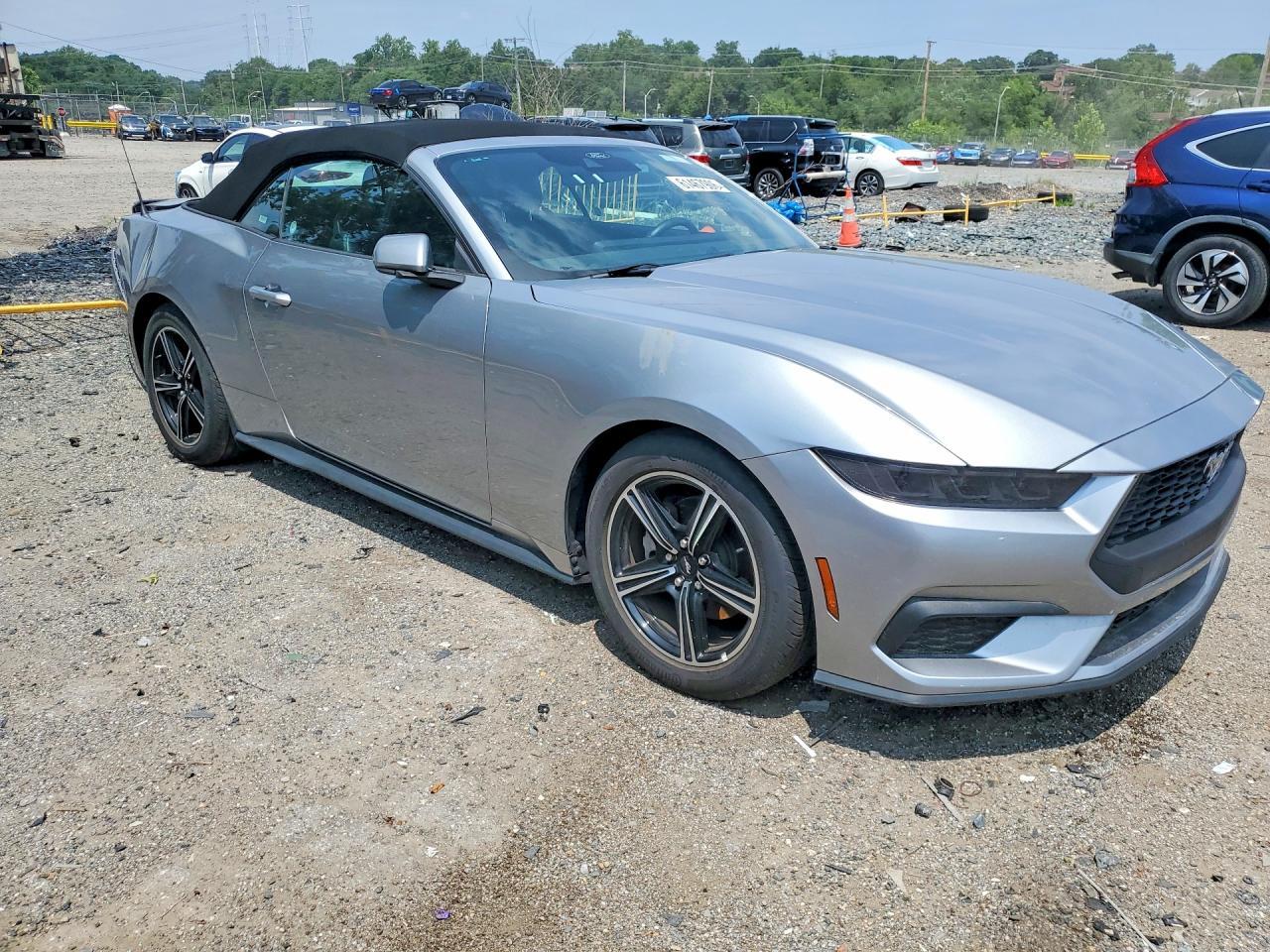 2025 Ford Mustang - Image 4