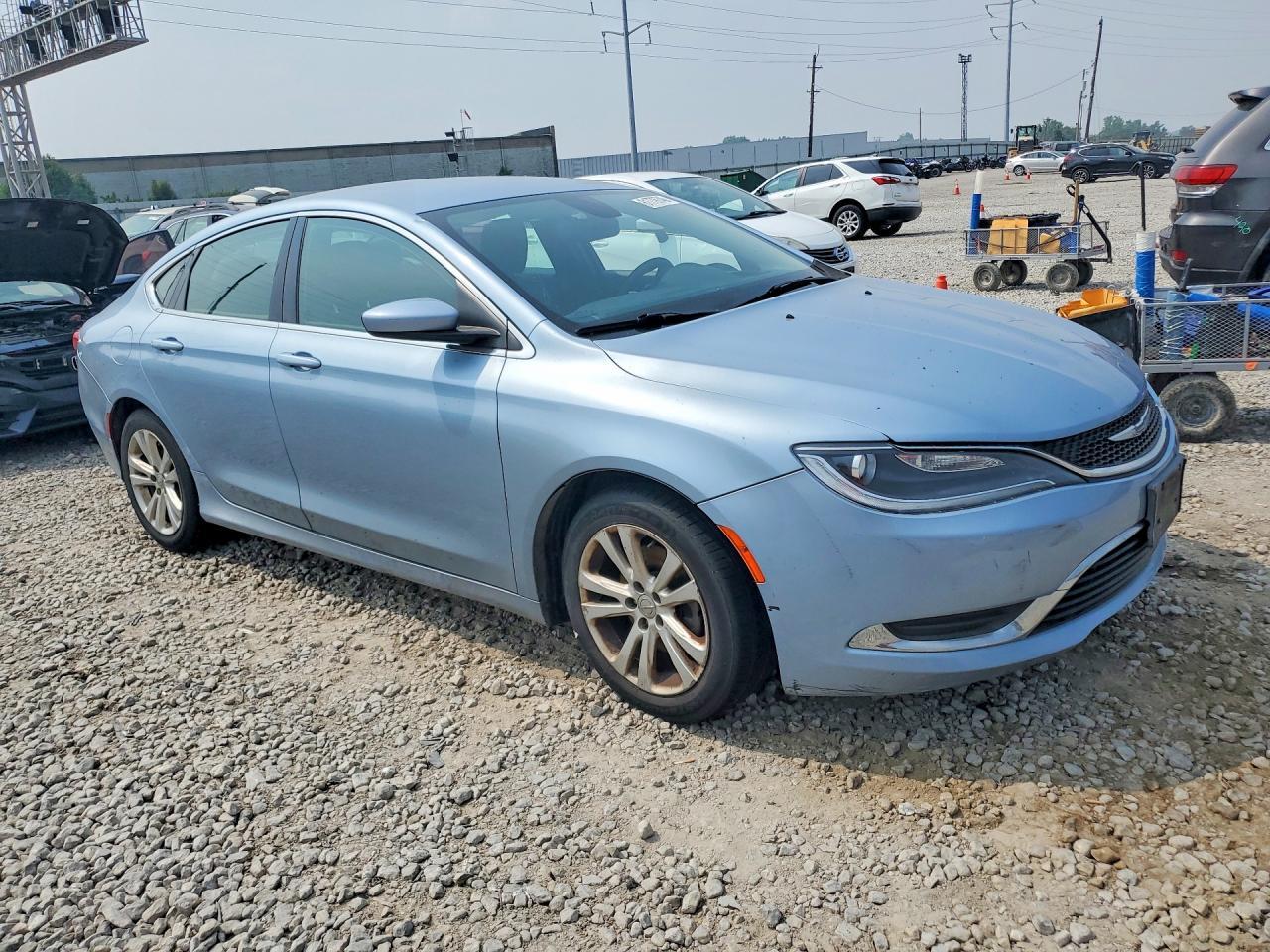 2015 Chrysler 200 Limited - Image 4