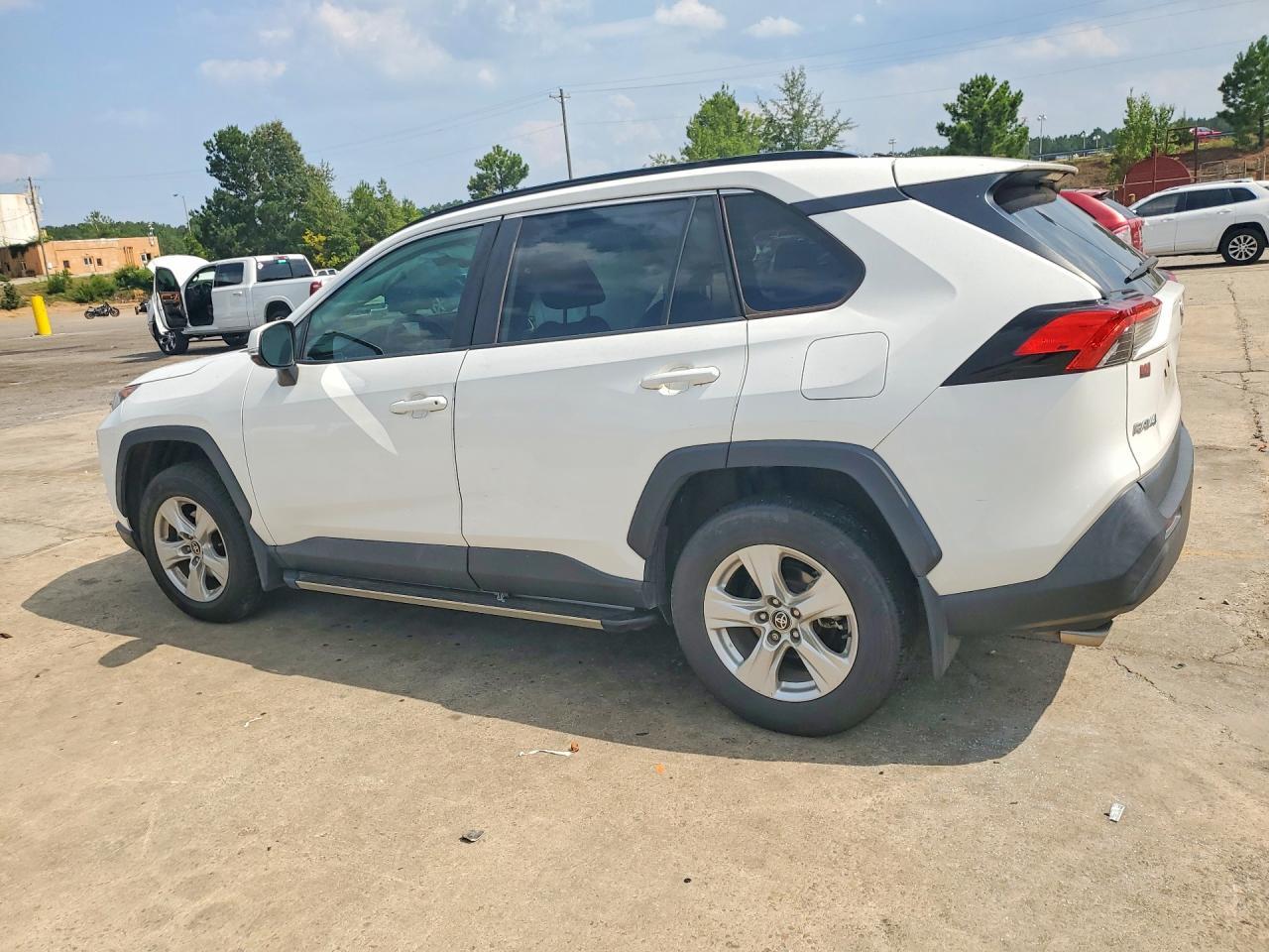 2021 Toyota Rav4 Xle - Фото 2