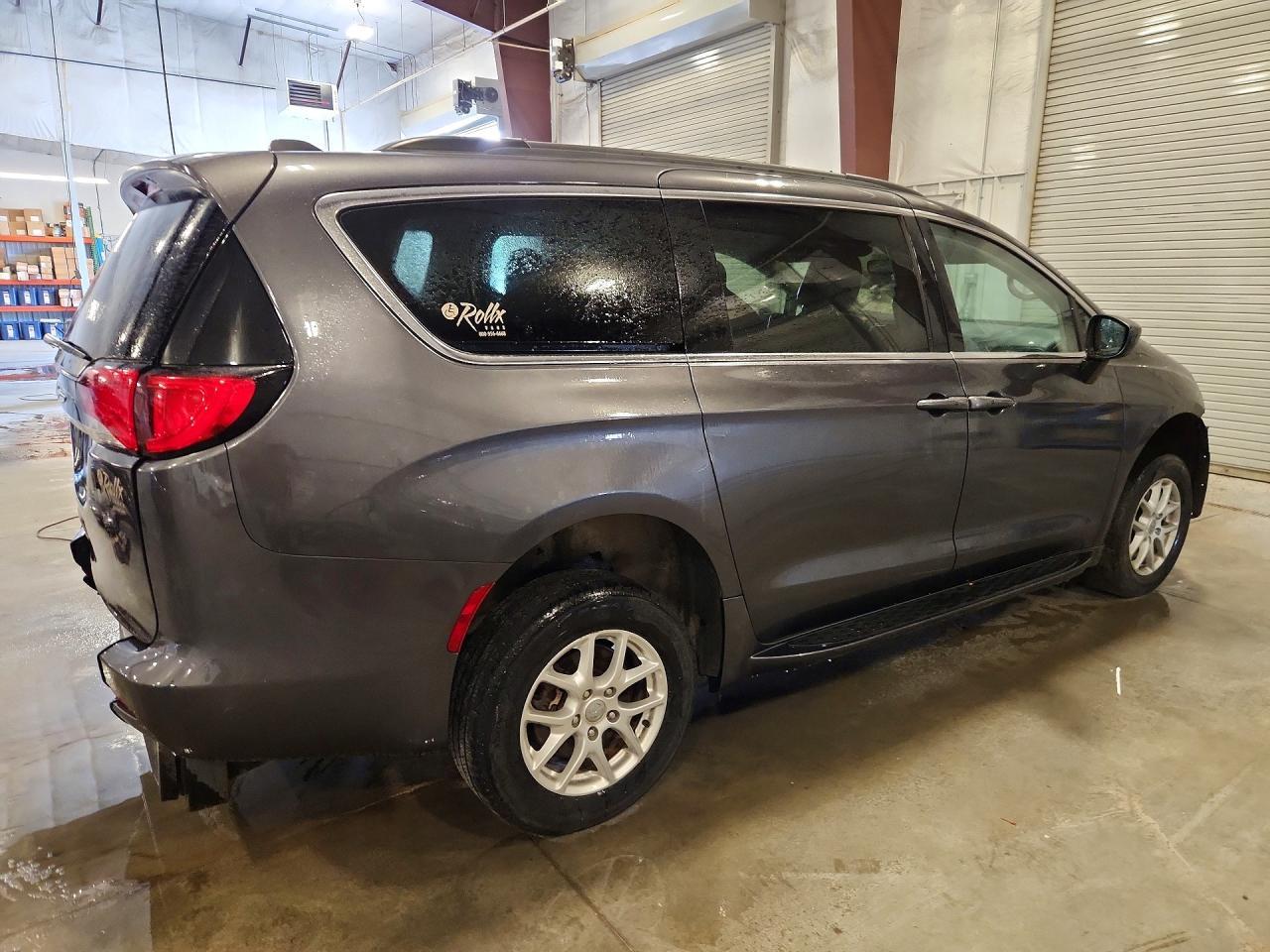 2020 Chrysler Voyager Lxi - Фото 3