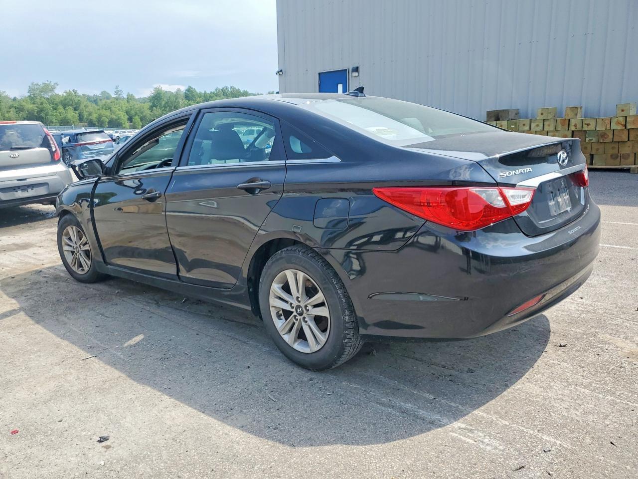 2013 Hyundai Sonata Gls - Image 2