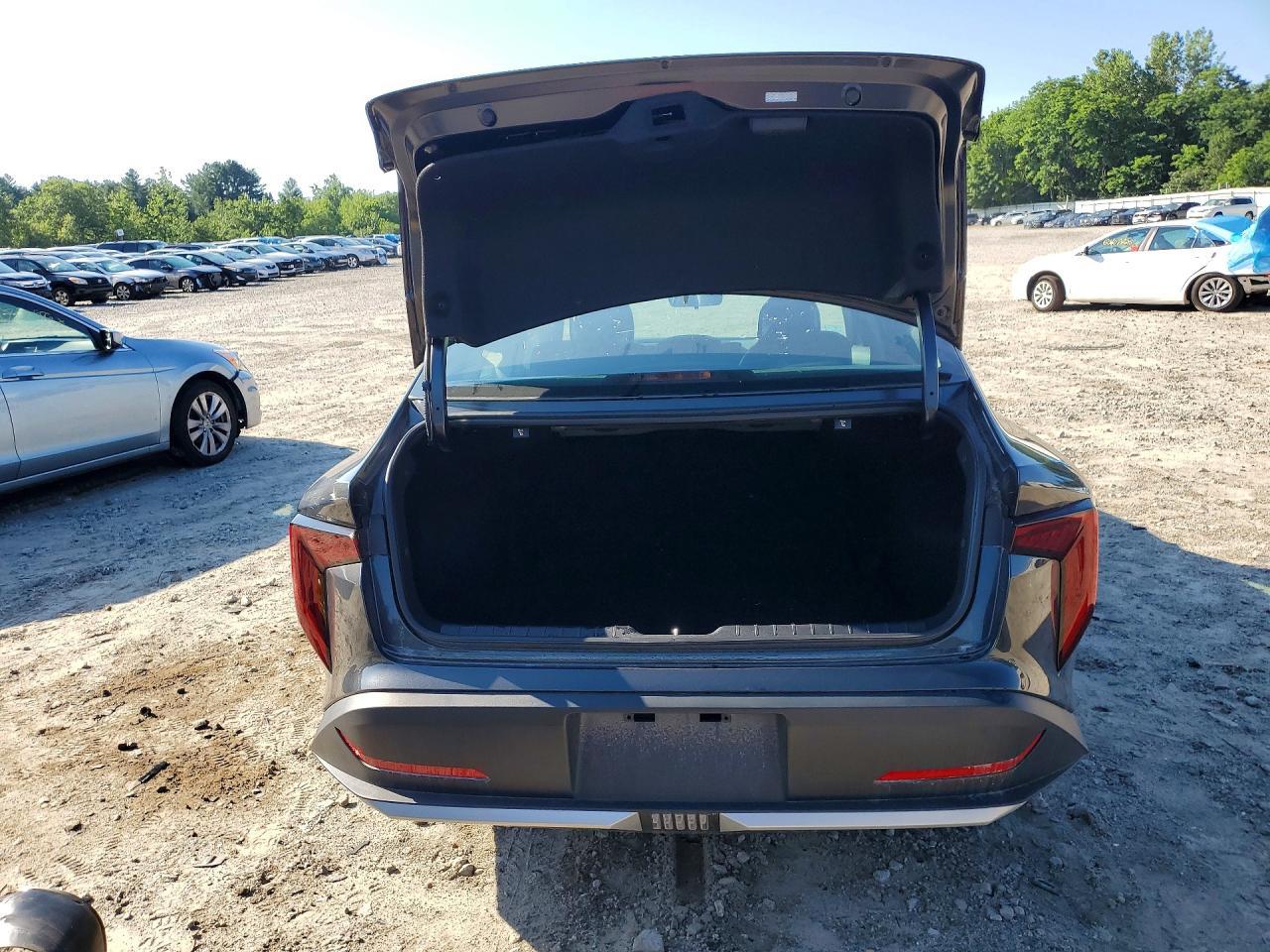2025 Kia K4 Lxs - Image 6