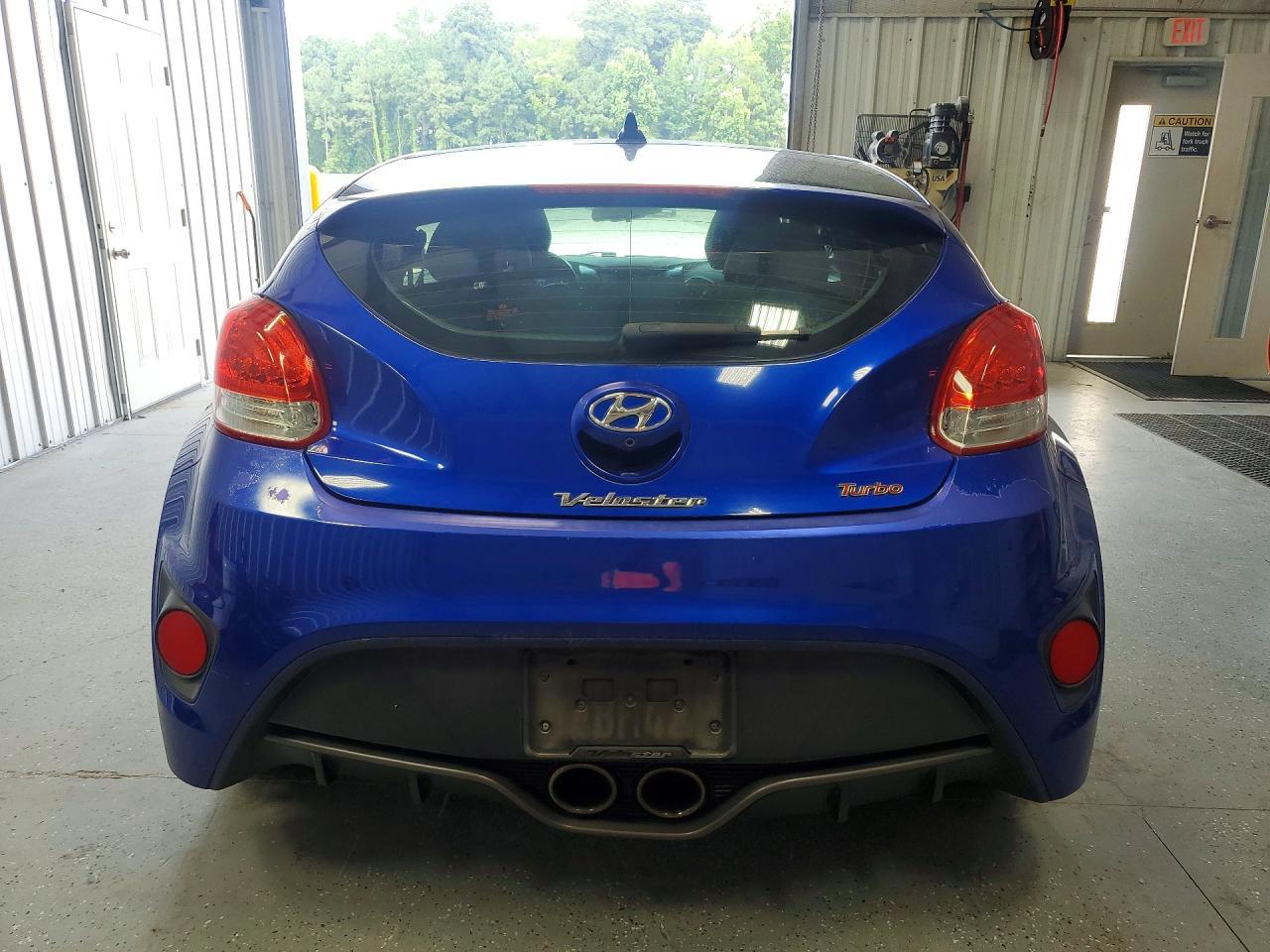 2015 Hyundai Veloster Turbo - Image 6
