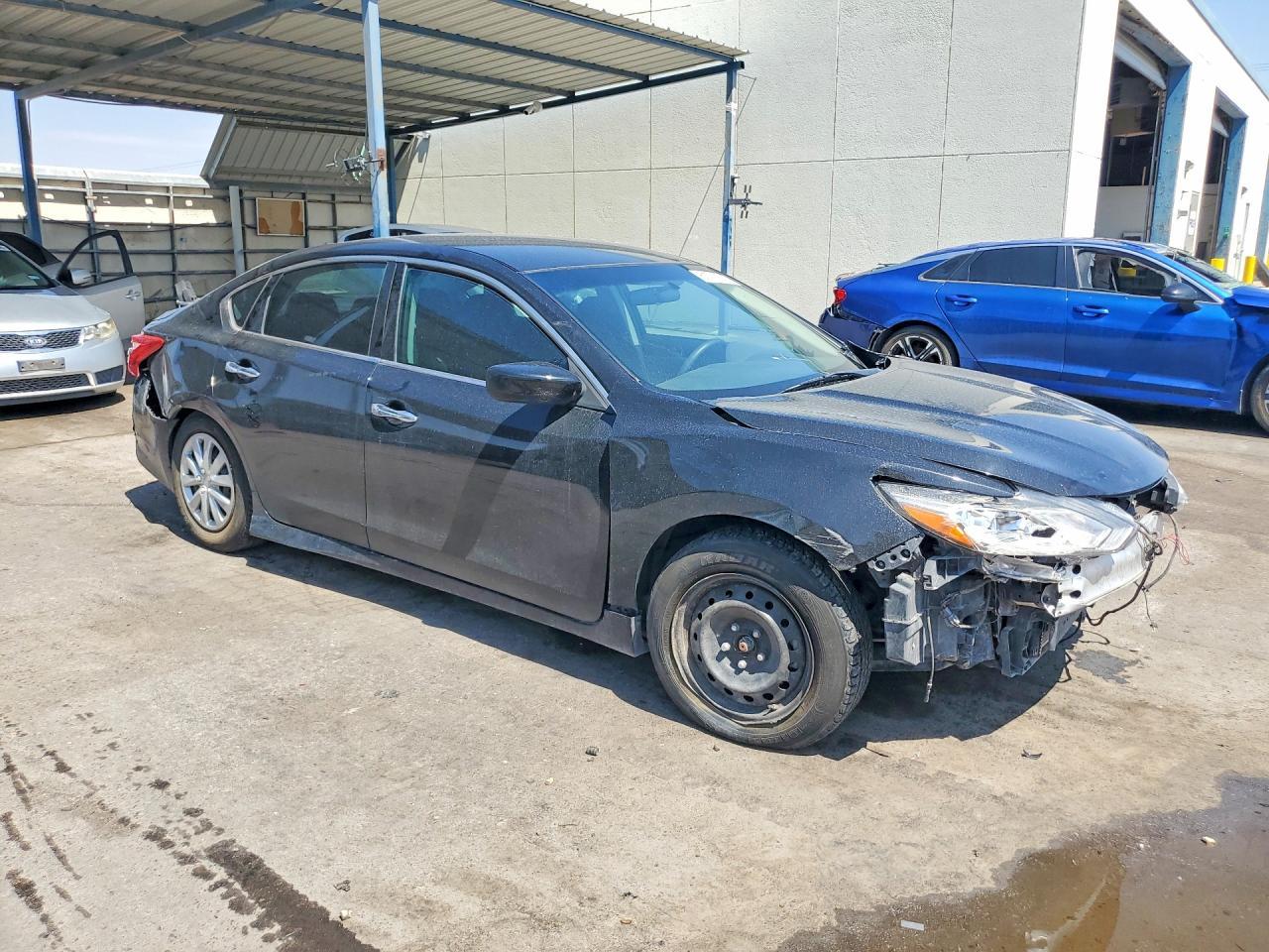 2016 Nissan Altima - Image 4
