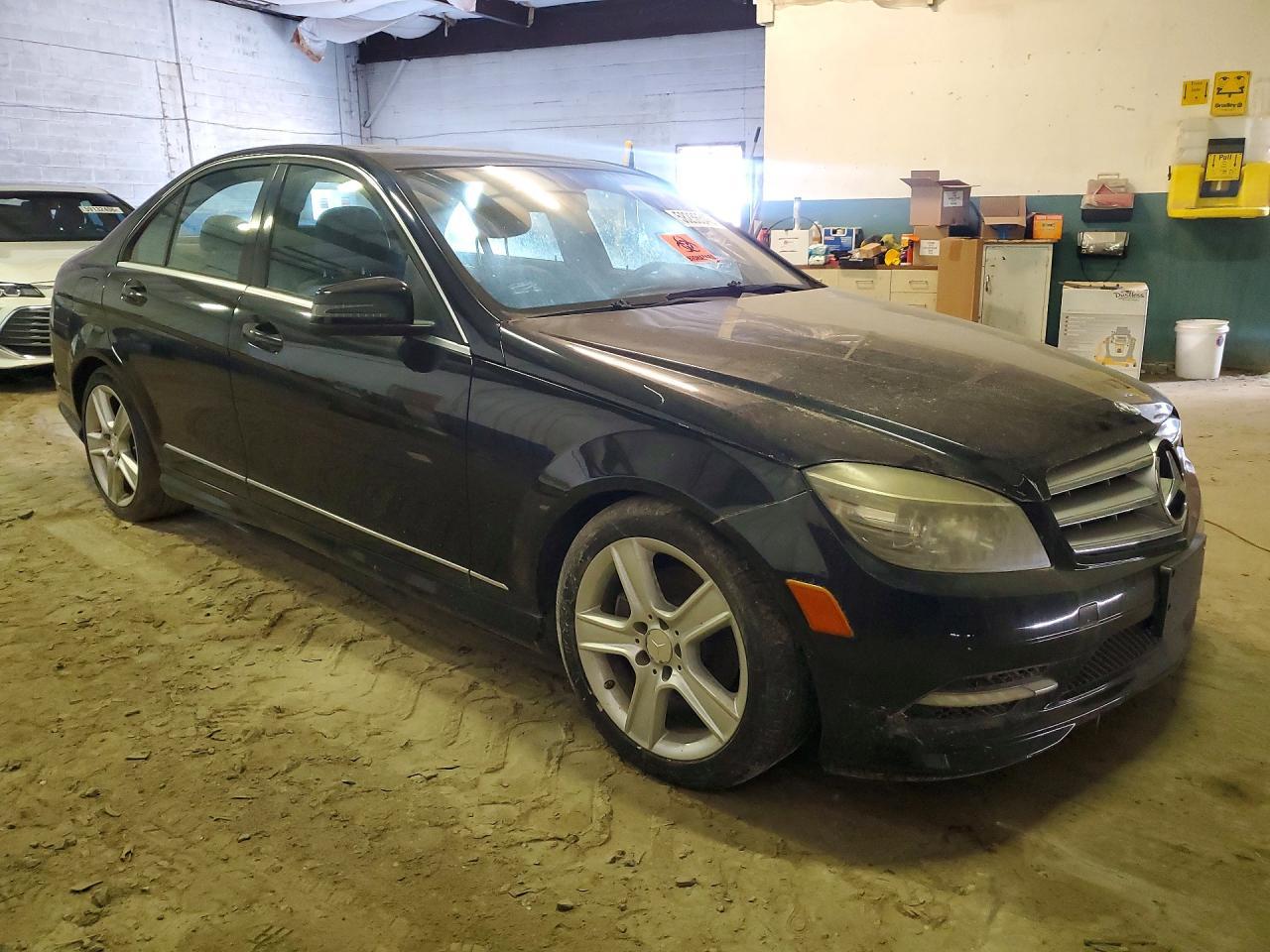 2011 Mercedes-Benz C 300 4Matic - Фото 4