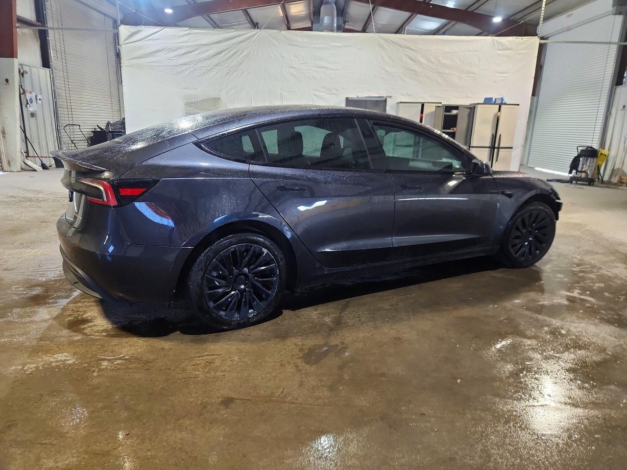 2024 Tesla Model 3 - Image 3