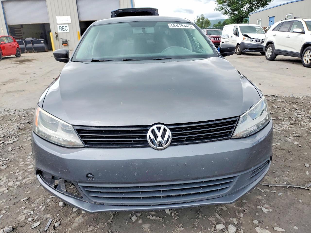 2014 Volkswagen Jetta Base - Image 5