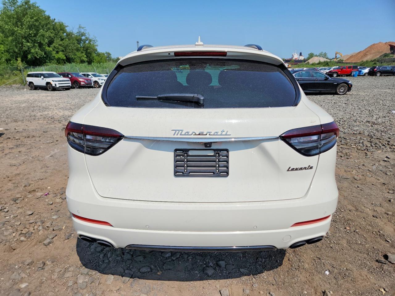 2022 Maserati Levante Base - Image 6