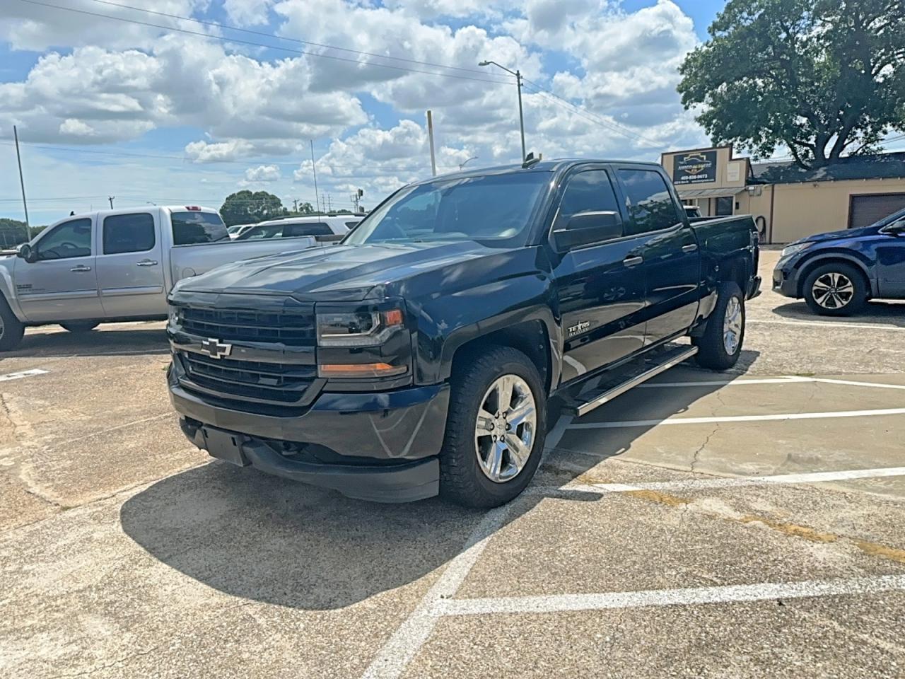 2018 Chevrolet Silverado C1500 Custom - Image 2