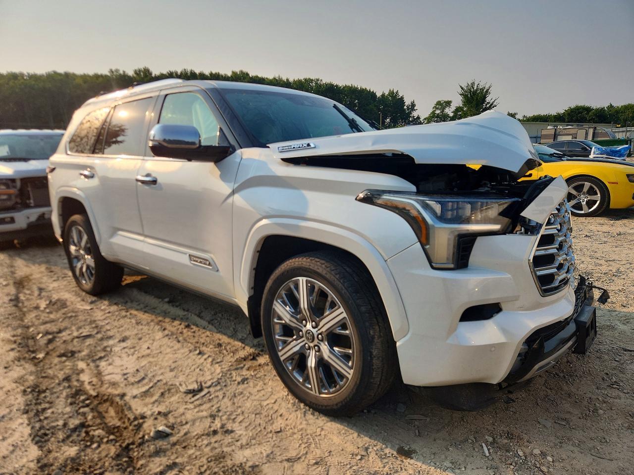 2023 Toyota Sequoia Capstone - Фото 4