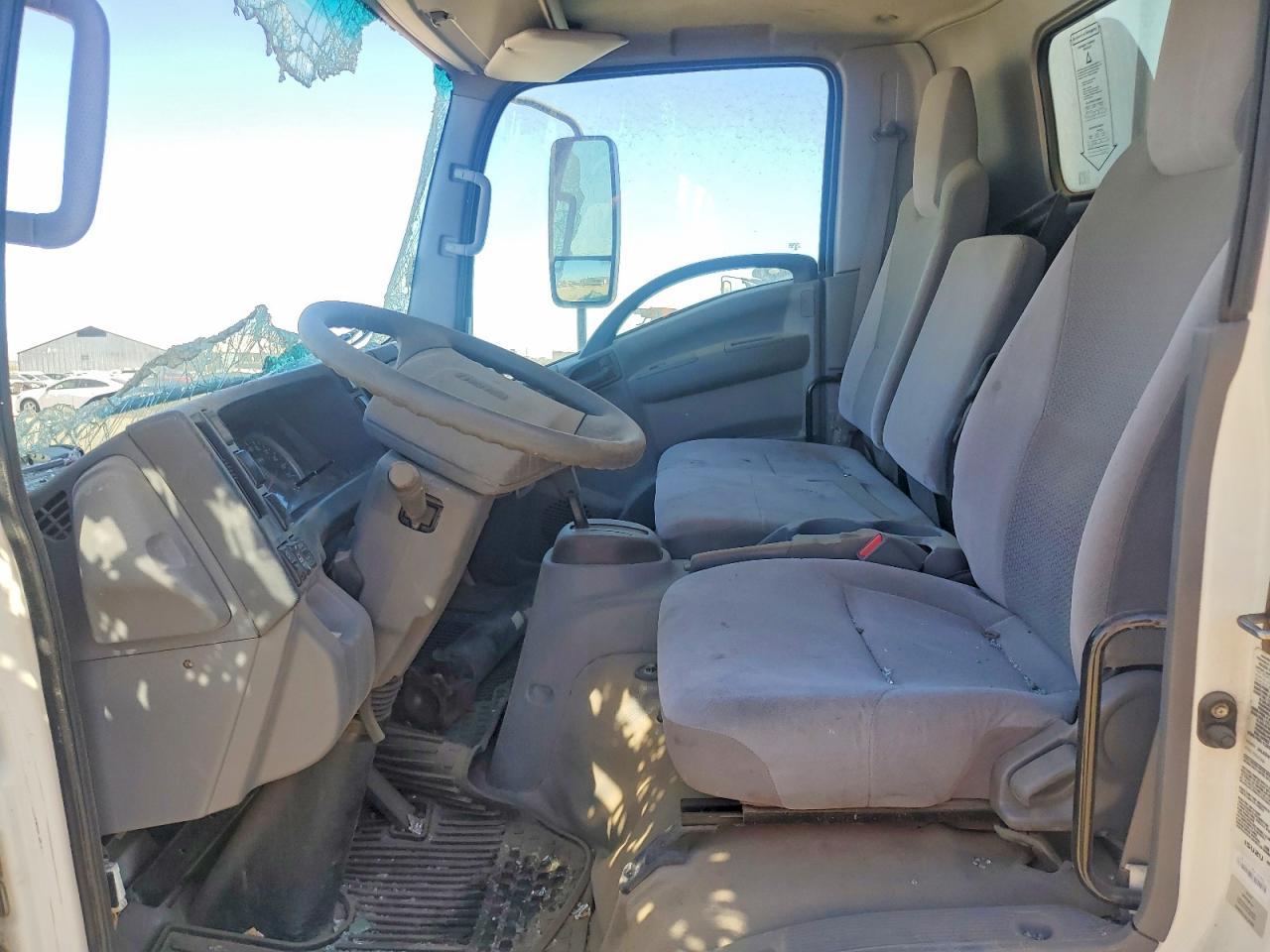 2022 Isuzu Nrr Refrigerated Box Truck - Image 7