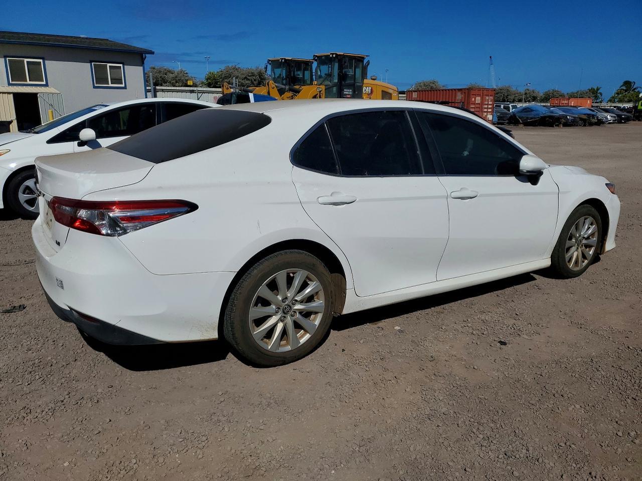 2018 Toyota Camry L - Image 3