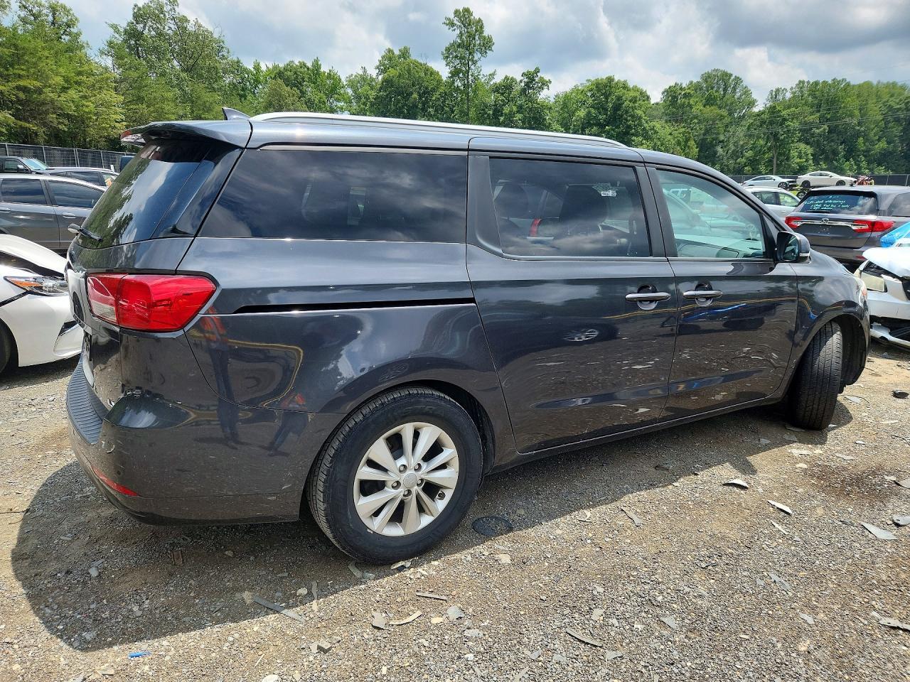 2016 Kia Sedona Lx - Фото 3