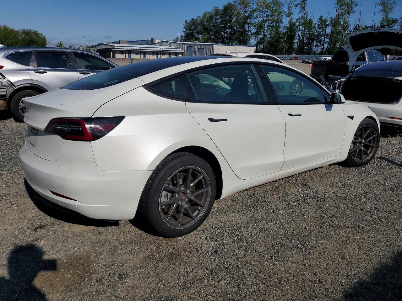 2021 Tesla Model 3 - Image 3