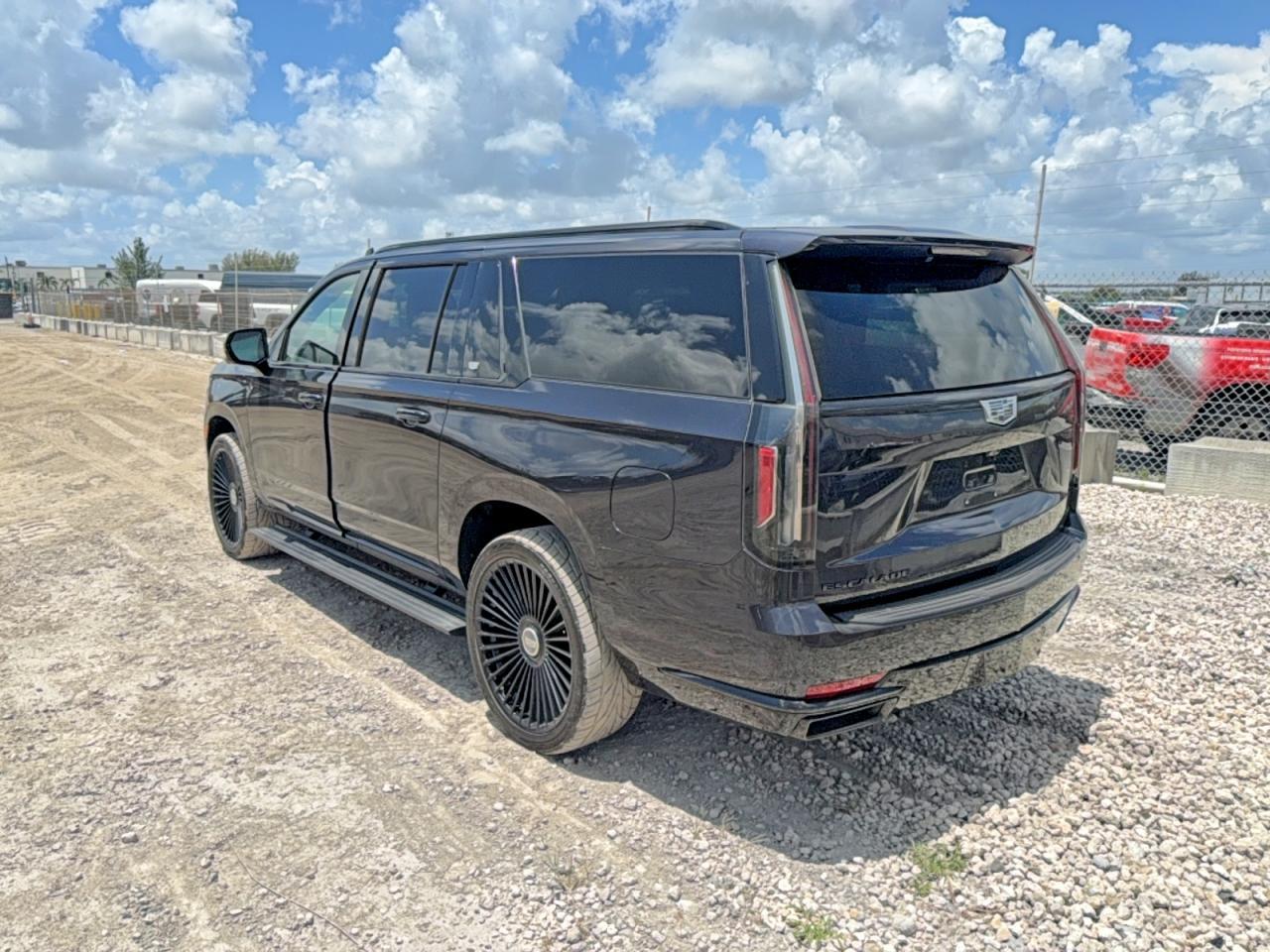 2023 Cadillac Escalade Esv Sport - Фото 3