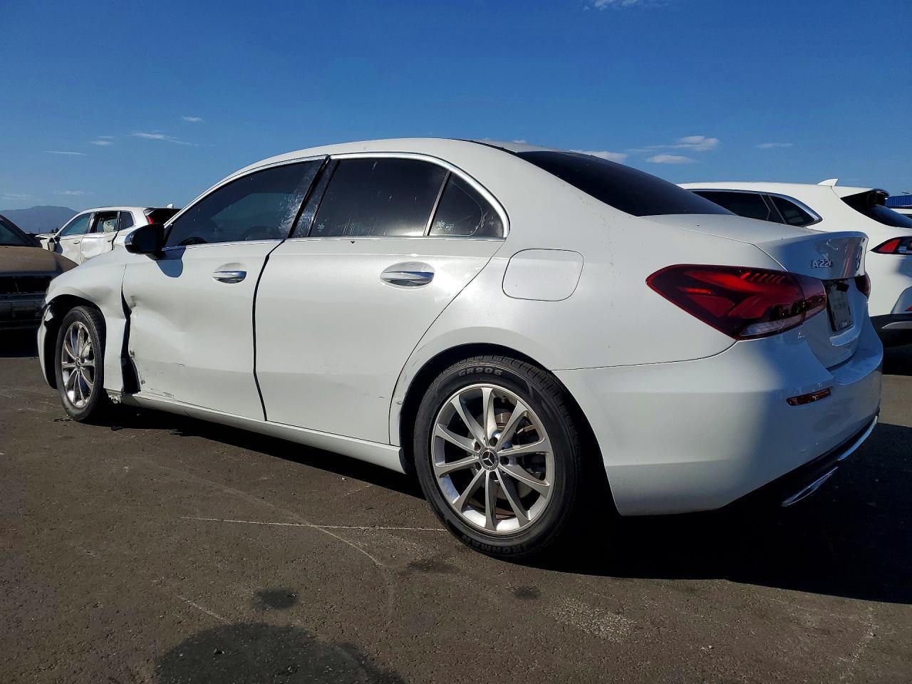 2019 Mercedes-Benz A 220 - Фото 2