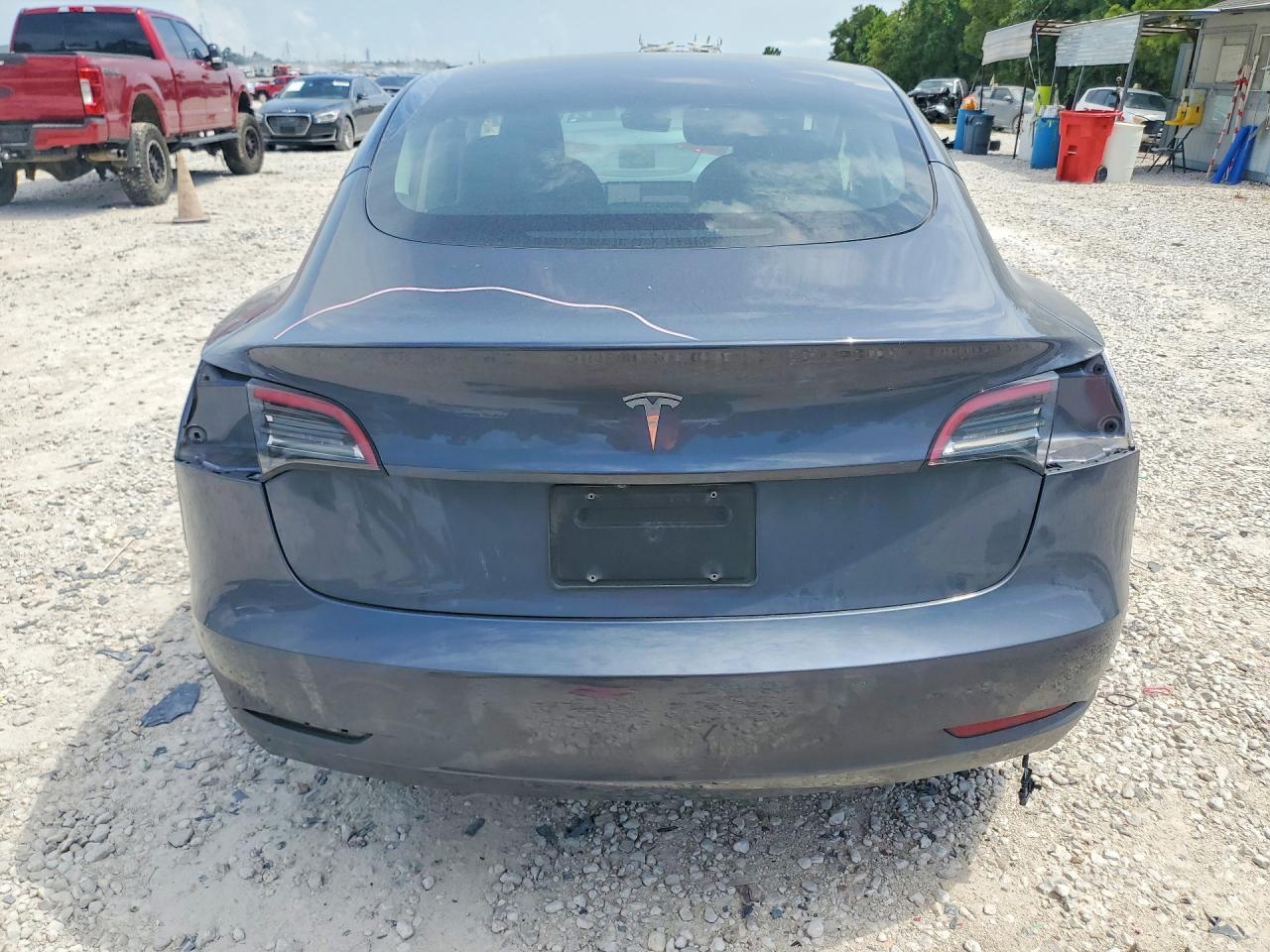 2023 Tesla Model 3 - Фото 6