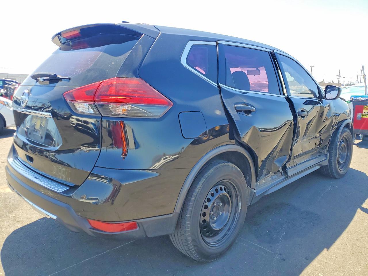 2017 Nissan Rogue S - Фото 3