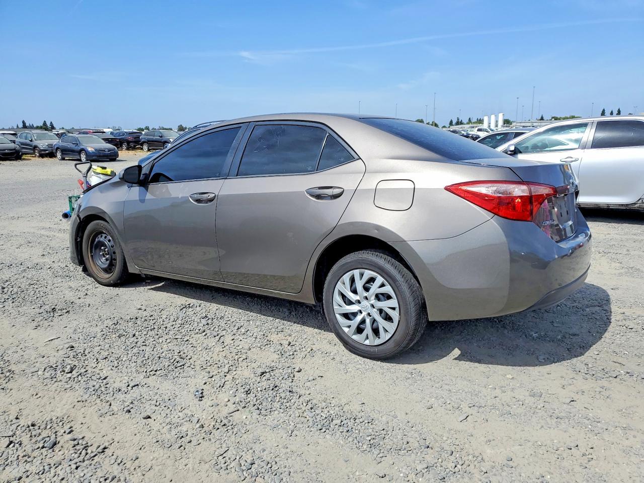 2018 Toyota Corolla Le - Фото 2
