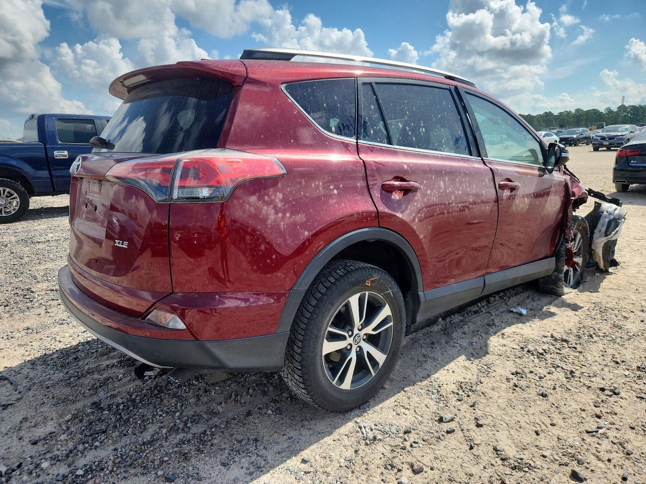 2018 Toyota Rav4 Xle - Фото 3
