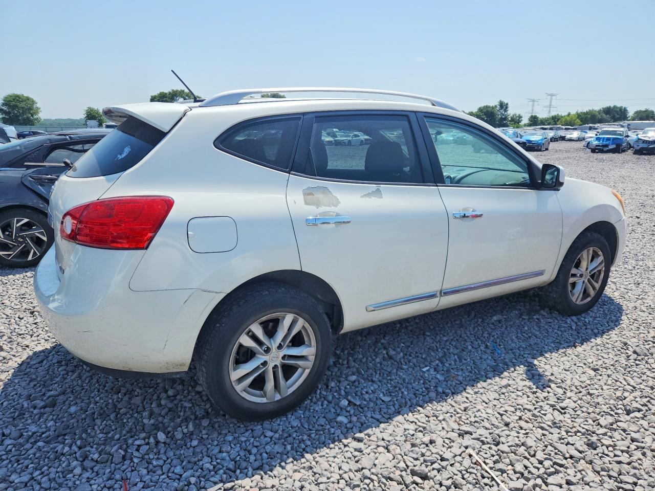 2013 Nissan Rogue S - Фото 3