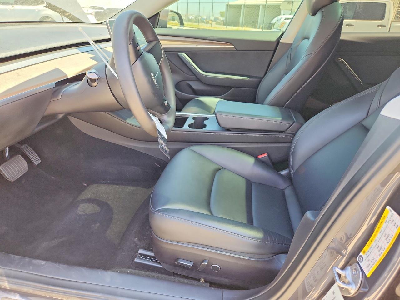 2022 Tesla Model 3 - Image 7
