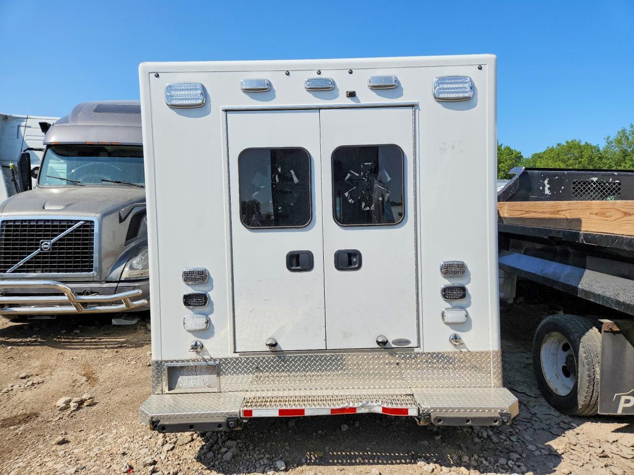 2019 Ford Econoline - Фото 6