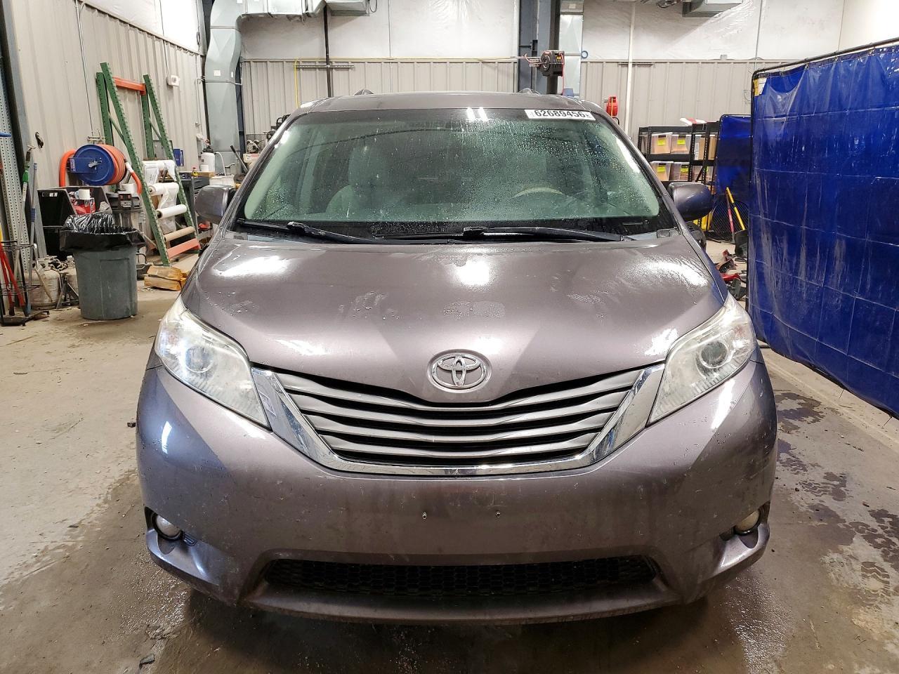 2014 Toyota Sienna Xle 7-Passenger - Фото 5