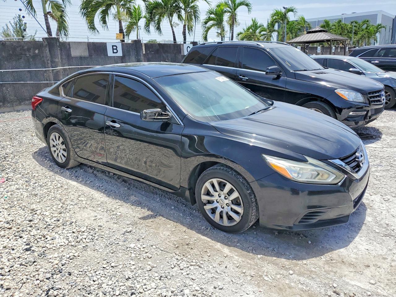 2018 Nissan Altima 2.5 - Image 4