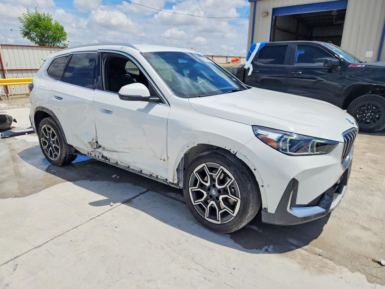 2025 BMW X1 xDrive28I - Фото 4