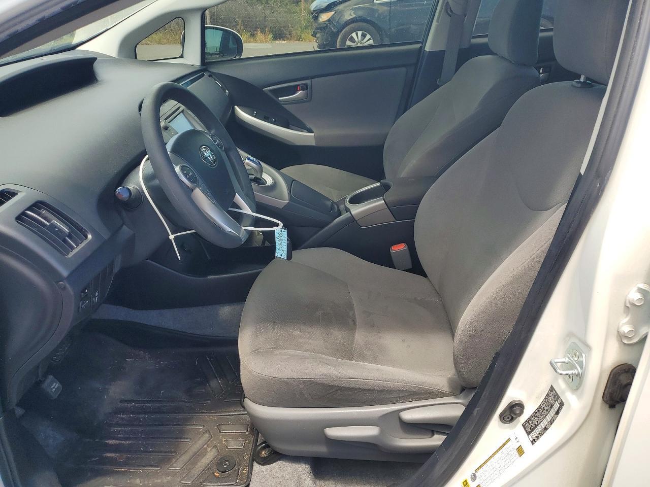 2015 Toyota Prius One - Фото 7