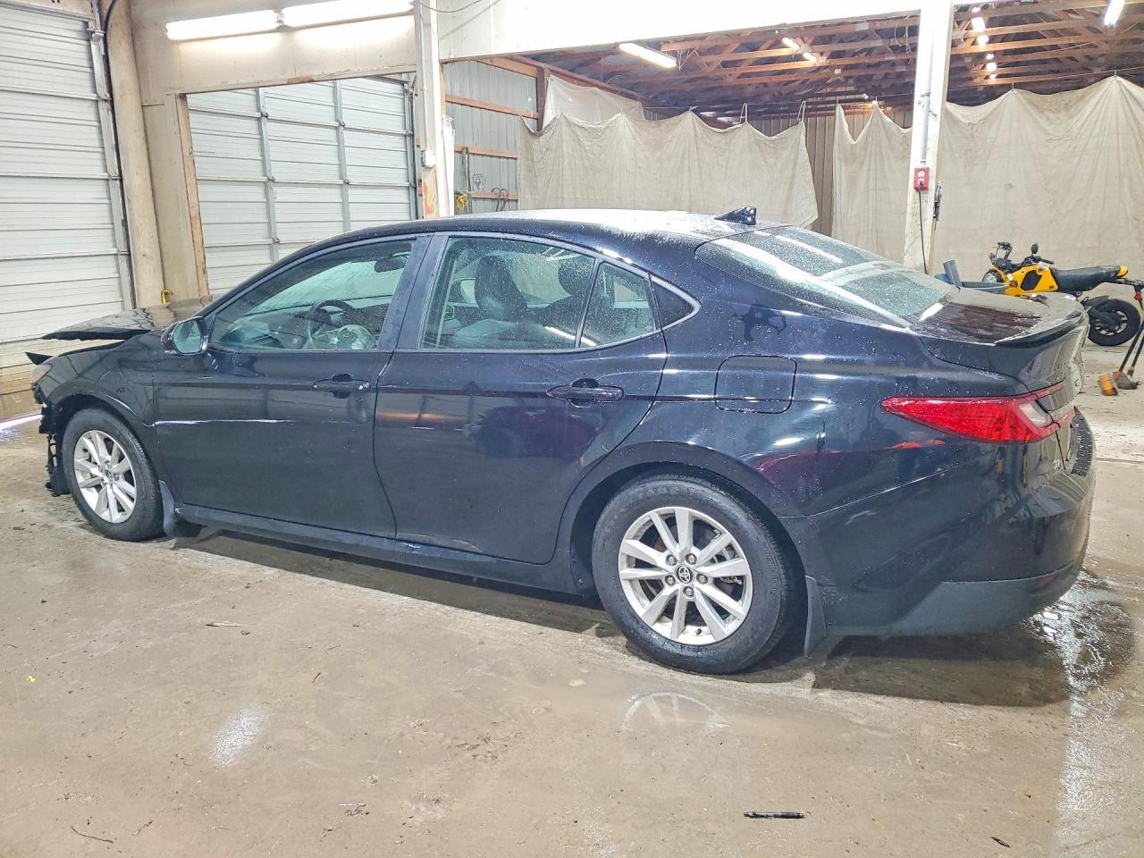 2025 Toyota Camry Le - Фото 2