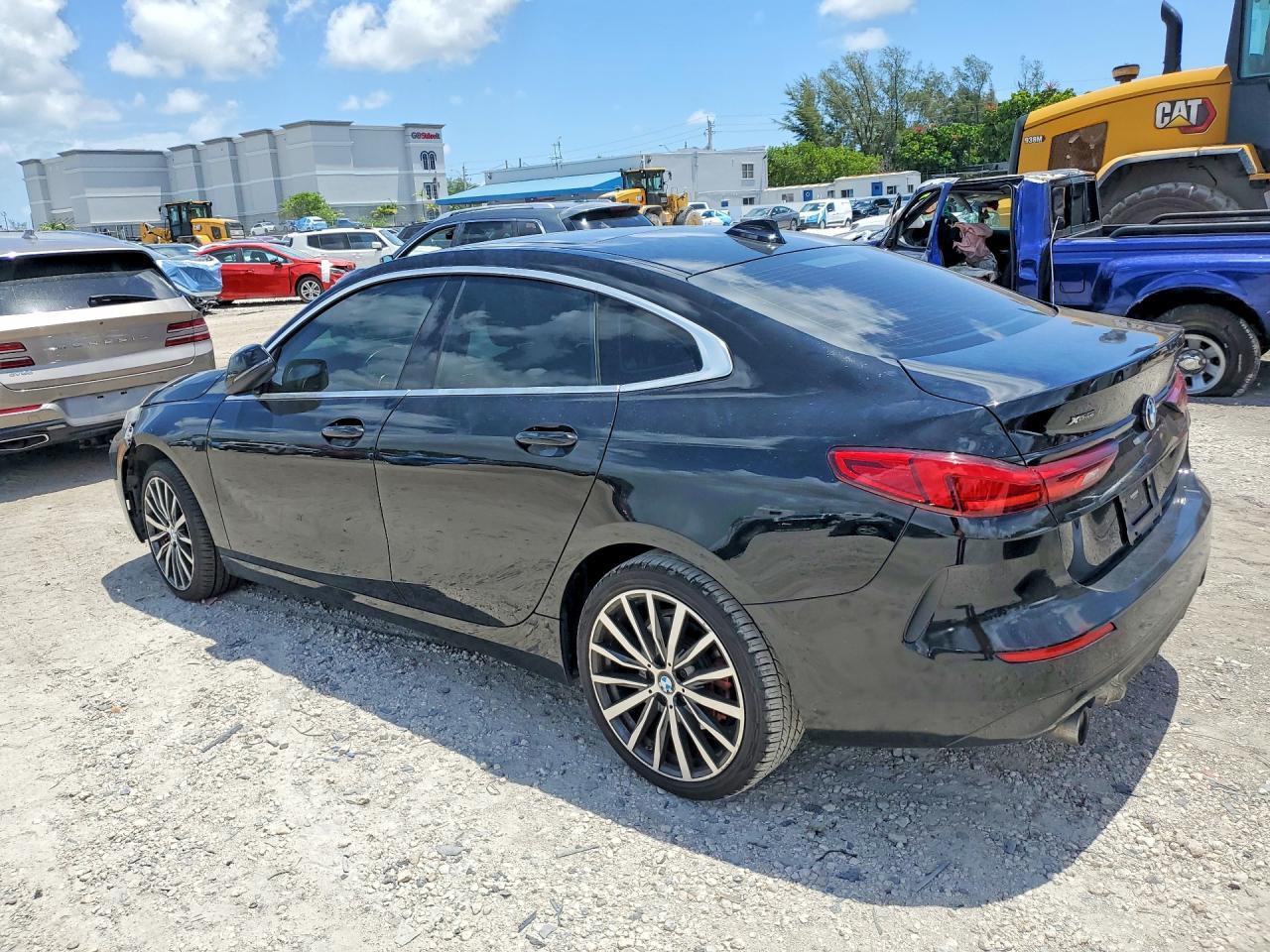 2022 BMW 228Xi - Фото 2