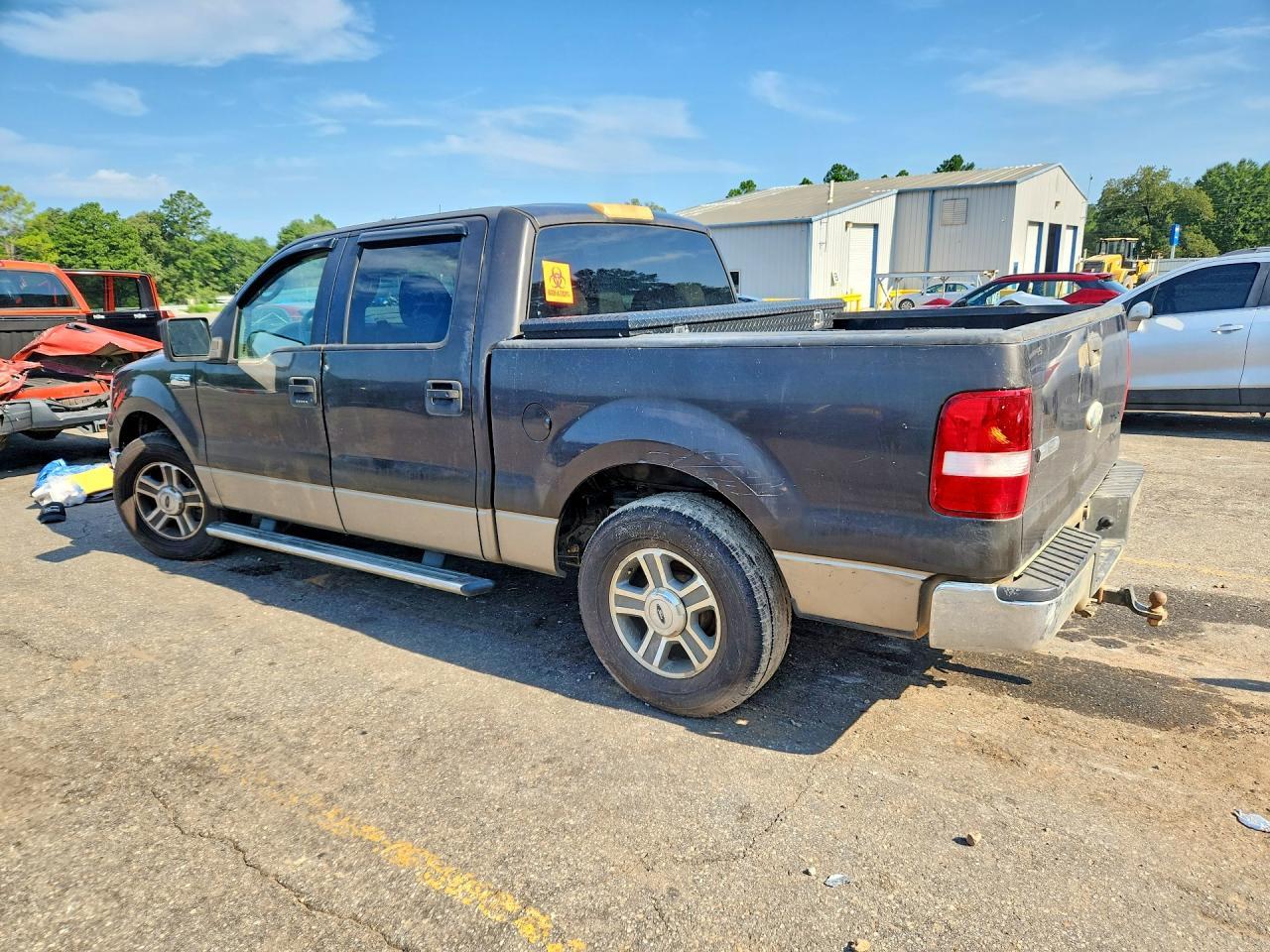 2006 Ford F150 Supercrew - Image 2