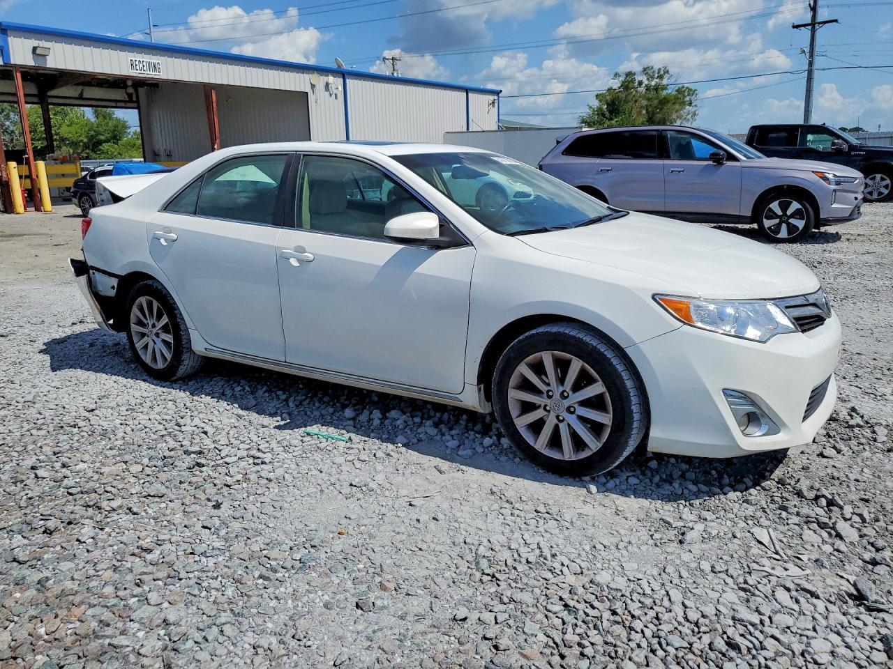 2012 Toyota Camry Xle - Image 4