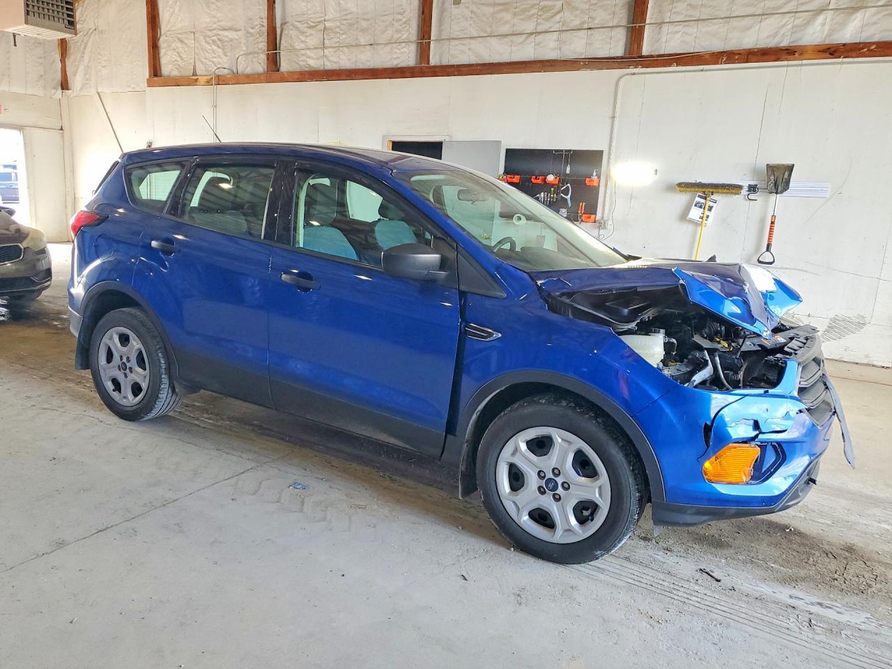 2019 Ford Escape S - Фото 4