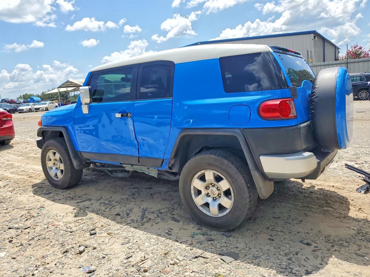 2007 Toyota Fj Cruiser Base - Image 2
