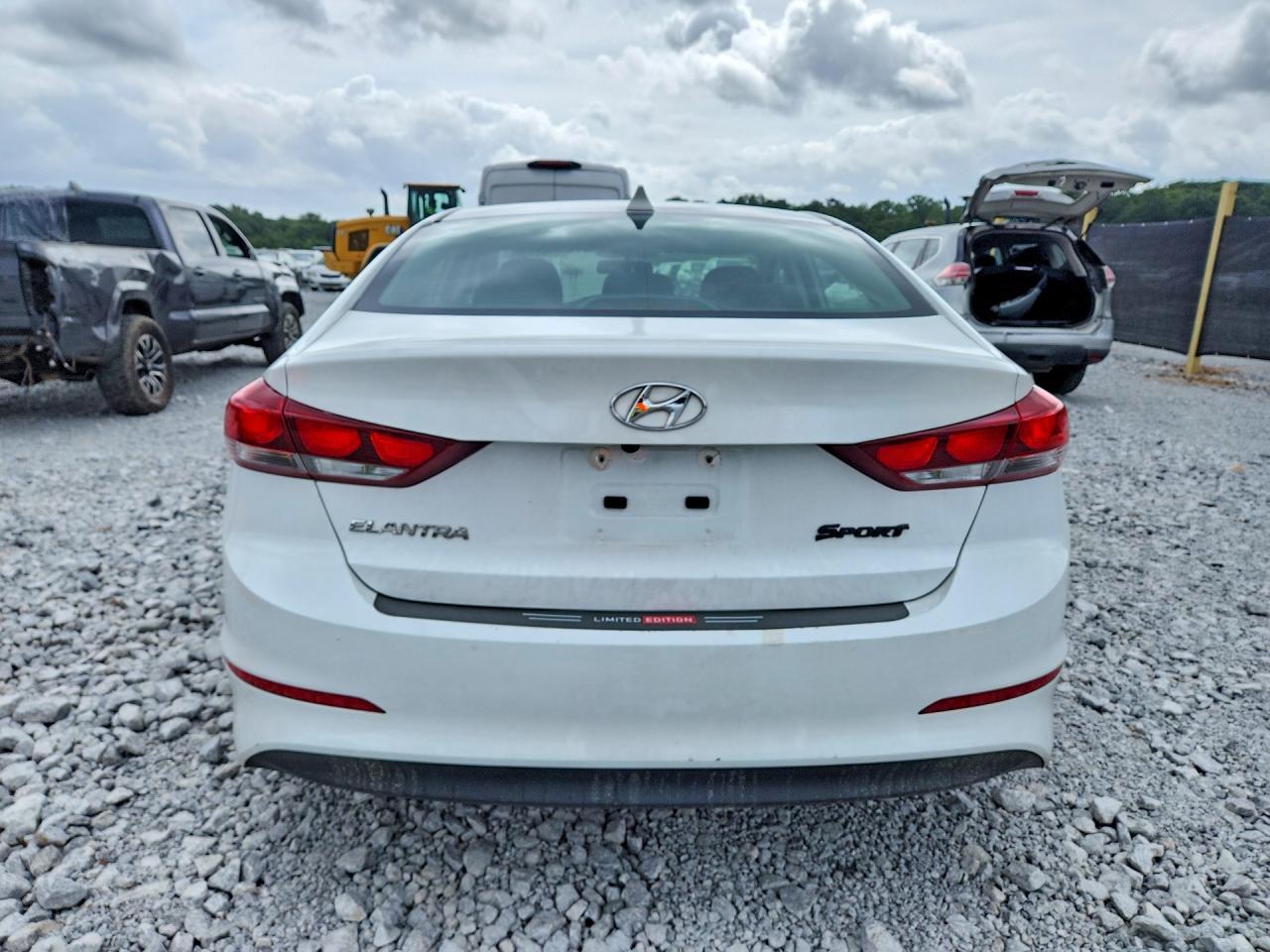 2018 Hyundai Elantra Sel - Image 6