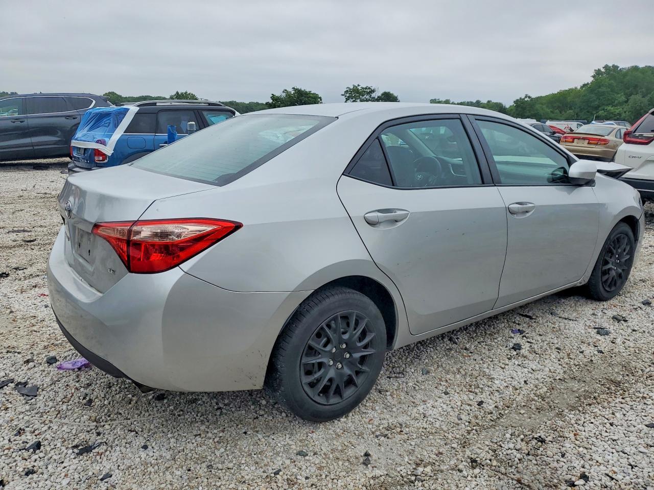2017 Toyota Corolla Le - Фото 3