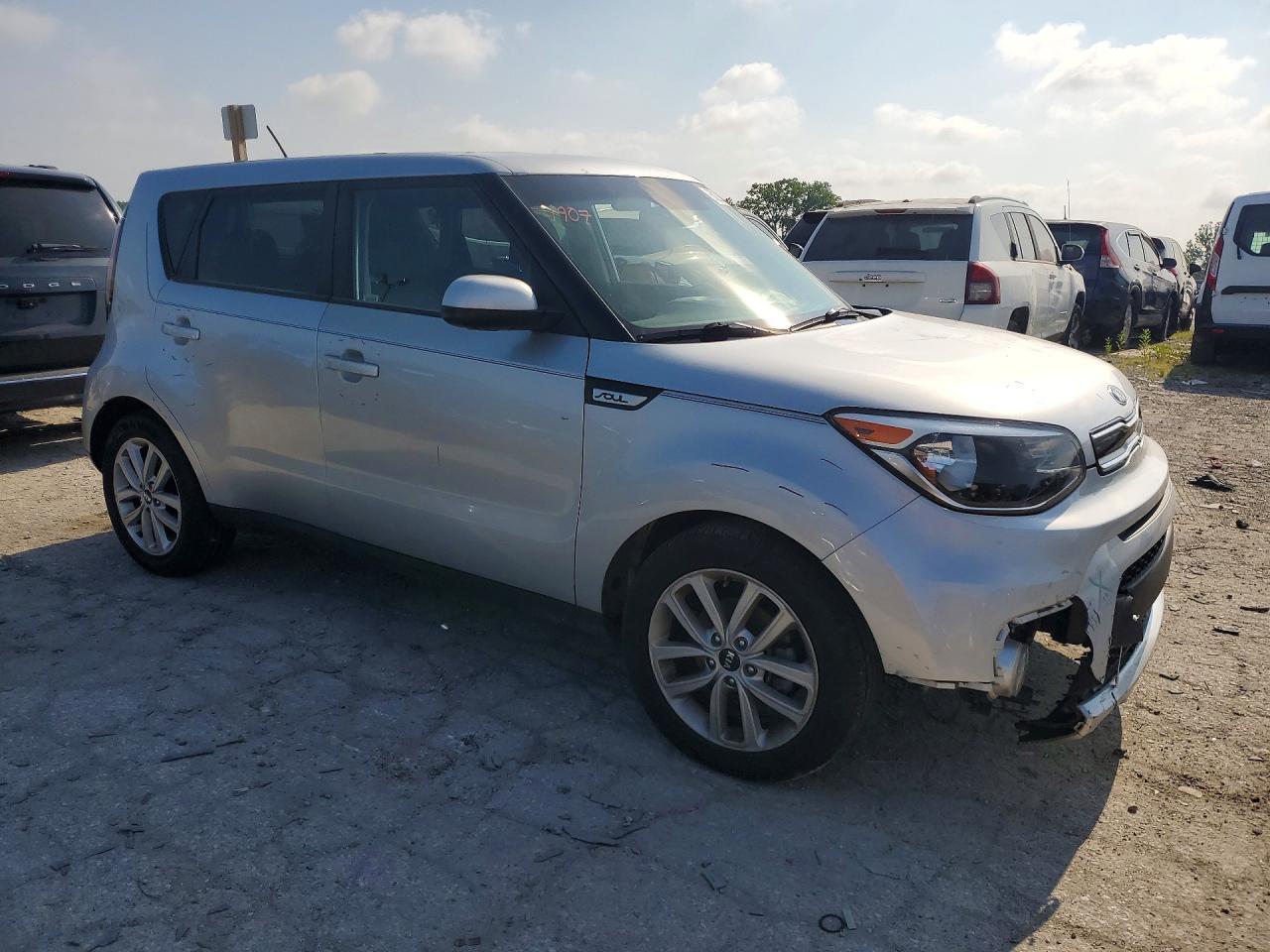2017 Kia Soul + - Image 4