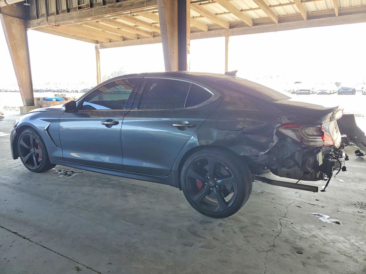2021 Genesis G70 3.3T - Фото 2
