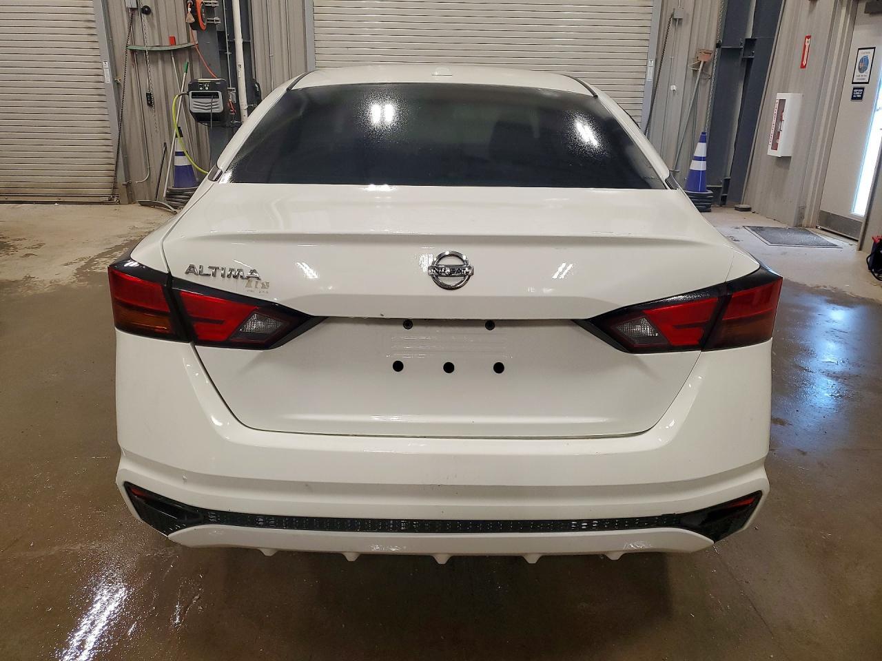 2019 Nissan Altima S - Image 6