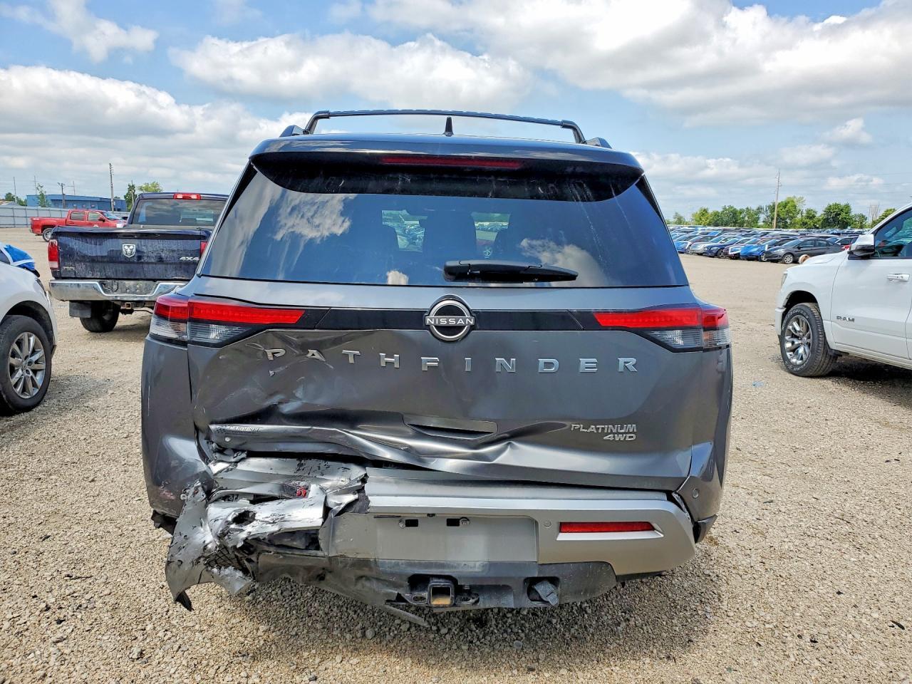 2023 Nissan Pathfinder Platinum - Фото 6