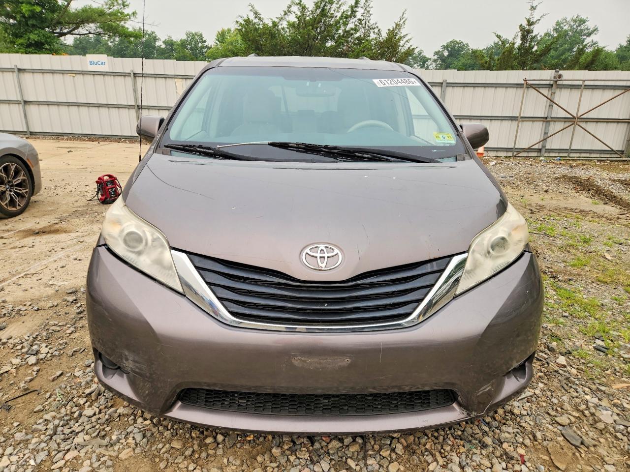 2013 Toyota Sienna - Фото 5