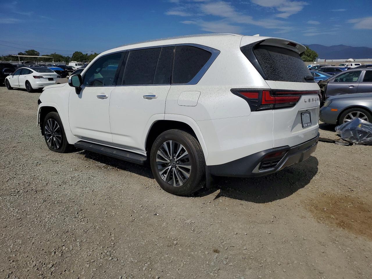 2024 Lexus Lx 600 Premium - Фото 2